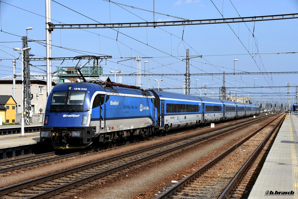 1216 235 mit den railjet zum bahnhof breclav,18.09.18