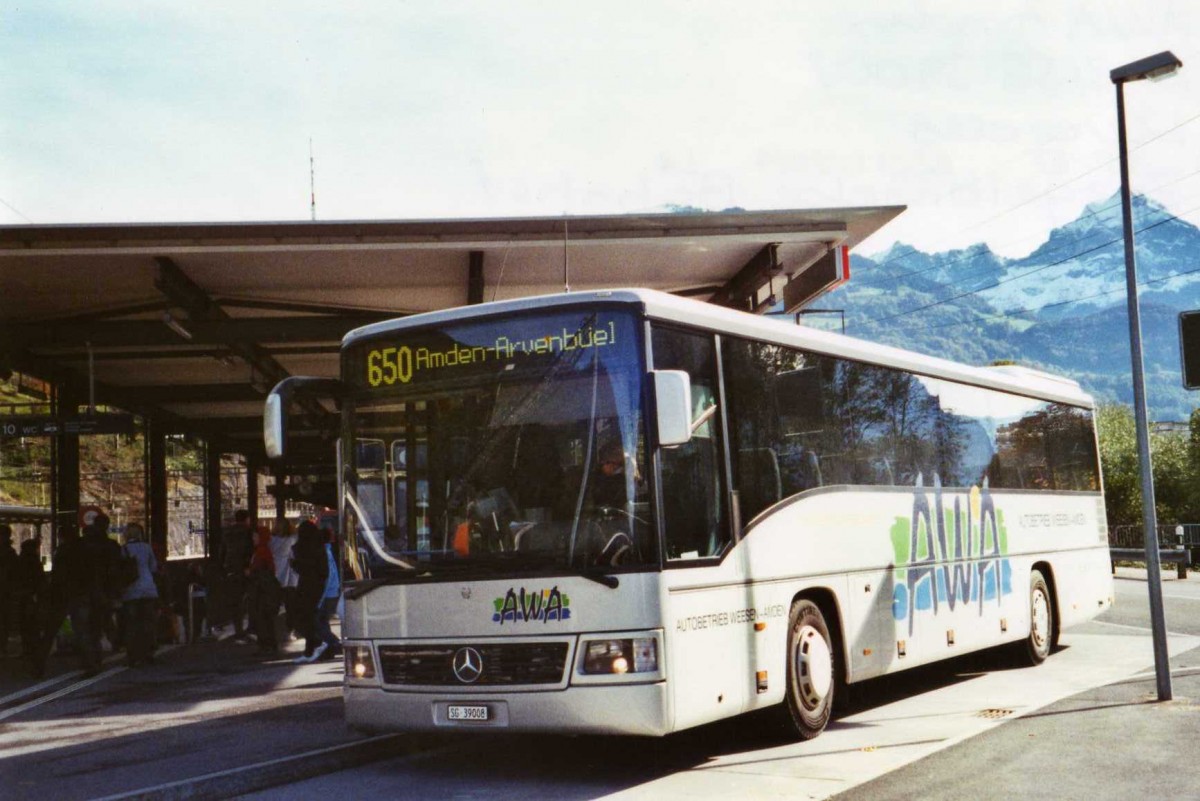 (121'728) - AWA Amden - Nr. 8/SG 39'008 - Mercedes am 24. Oktobr 2009 beim Bahnhof Ziegelbrcke