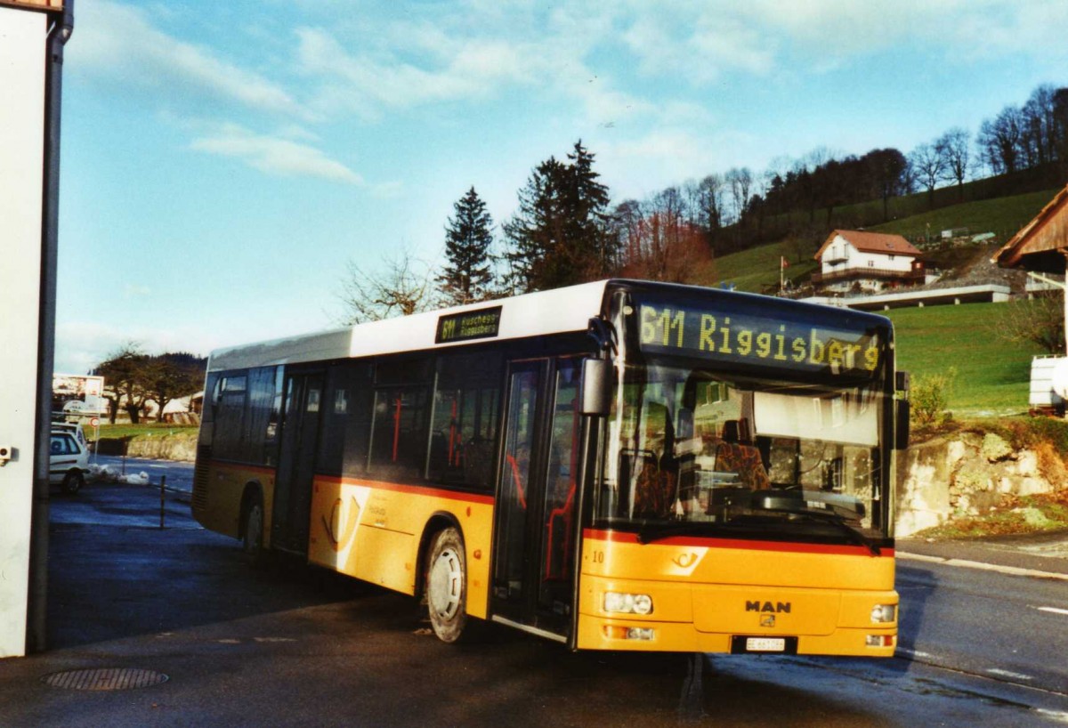 (122'605) - Engeloch, Riggisberg - Nr. 10/BE 661'086 - MAN (ex ASKA Aeschi Nr. 8) am 8. Dezember 2009 in Riggisberg, Garage