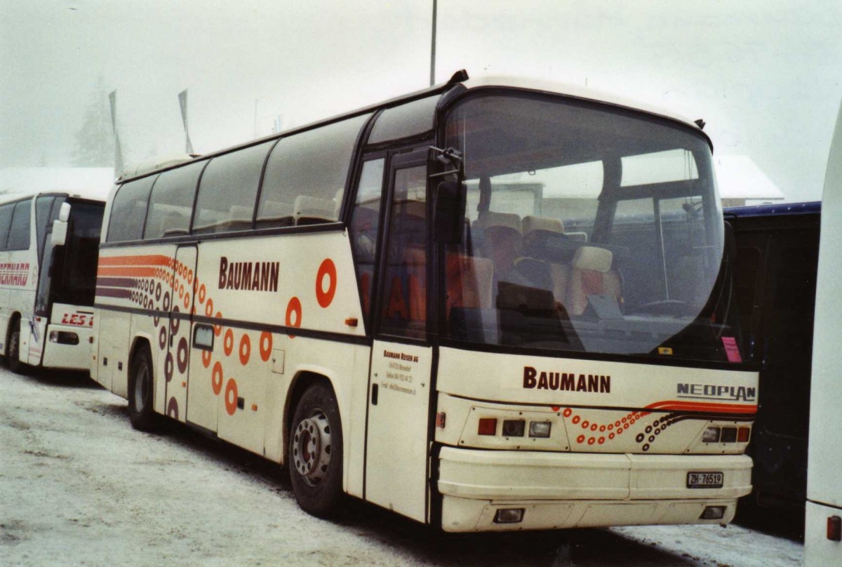 (123'903) - Baumann, Mnnedorf - ZH 76'519 - Neoplan am 9. Januar 2010 in Adelboden, ASB