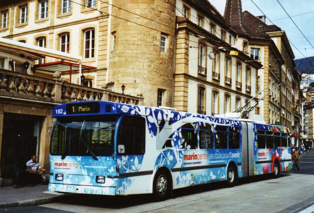 (125'229) - TN Neuchtel - Nr. 162 - FBW/Hess Gelenktrolleybus am 22. Mrz 2010 in Neuchtel, Place Pury