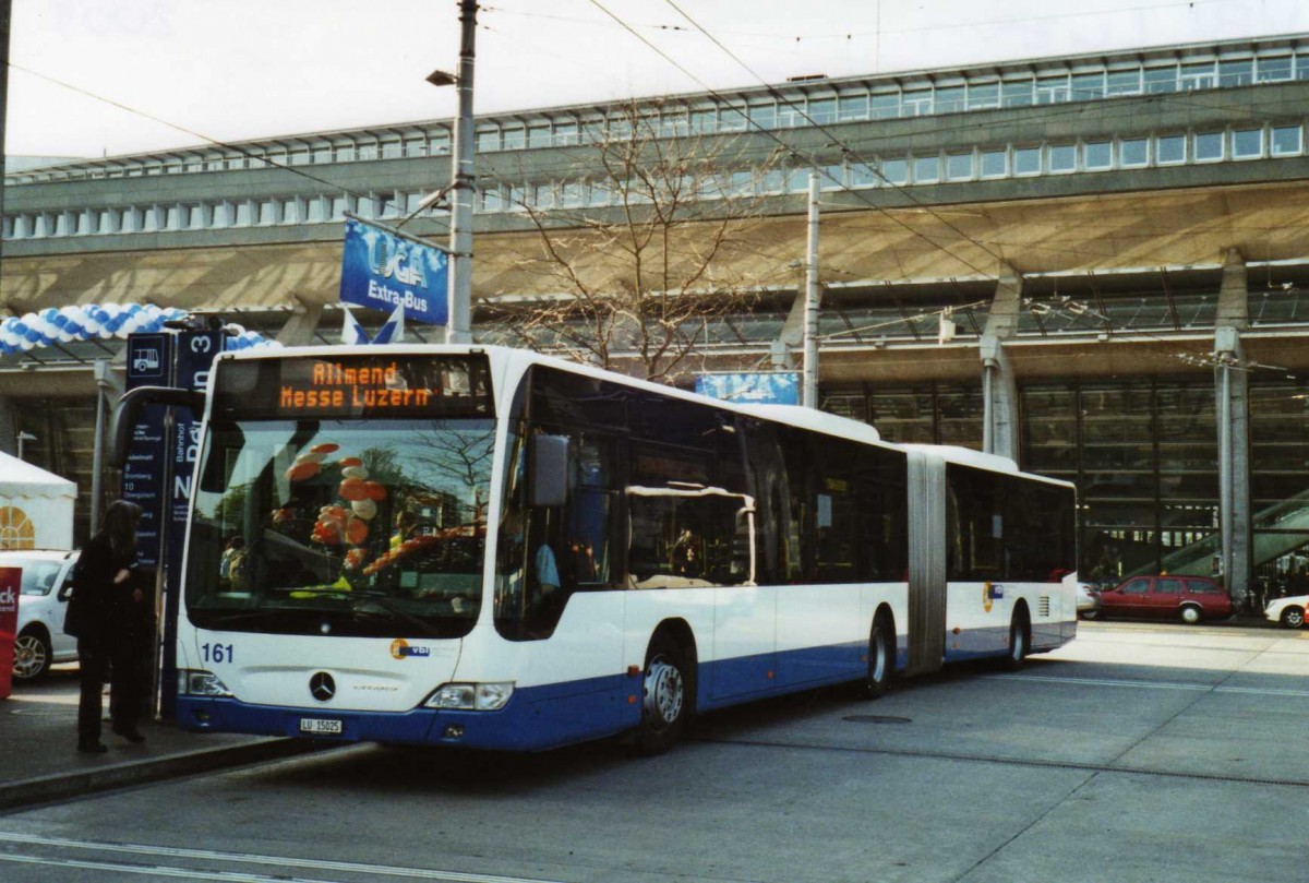 (125'612) - VBL Luzern - Nr. 161/LU 15'025 - Mercedes am 24. April 2010 beim Bahnhof Luzern