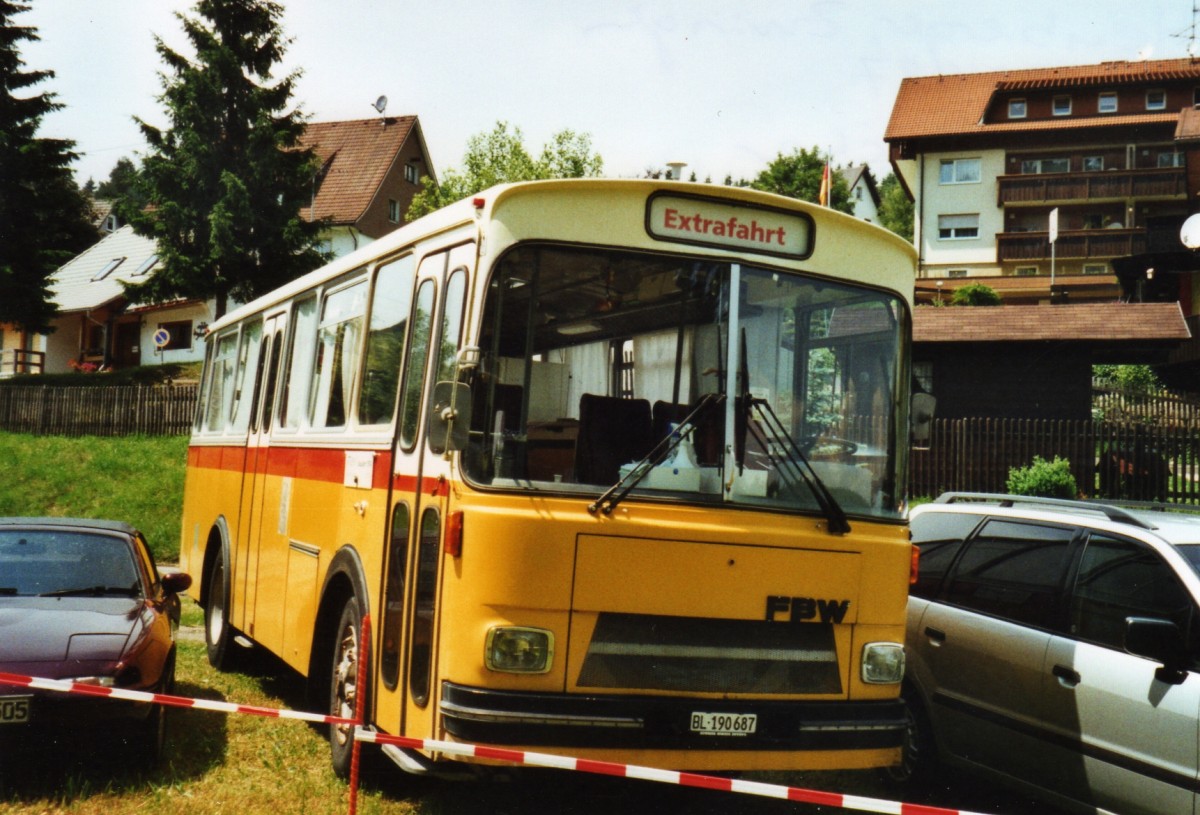 (127'417) - Aus der Schweiz: Heuberger, Zwingen - BL 190'687 - FBW/Tscher (ex Kurhaus Val Sinestra, Sent; ex Mark, Andeer; ex Fravi, Andeer) am 3. Juli 2010 bei Eisenbach