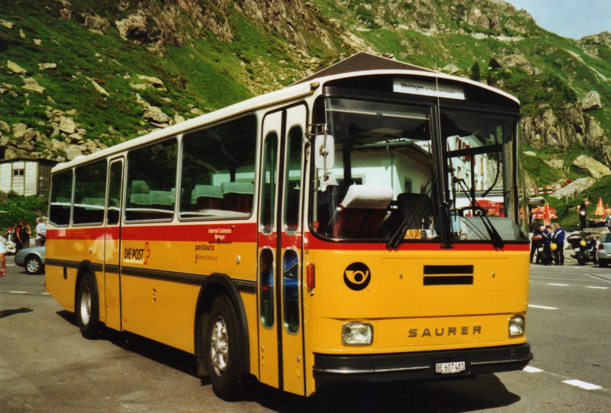 (127'432) - AVG Meiringen - Nr. 74/BE 607'481 - Saurer/R&J (ex P 24'357) am 4. Juli 2010 in Susten, Steingletscher