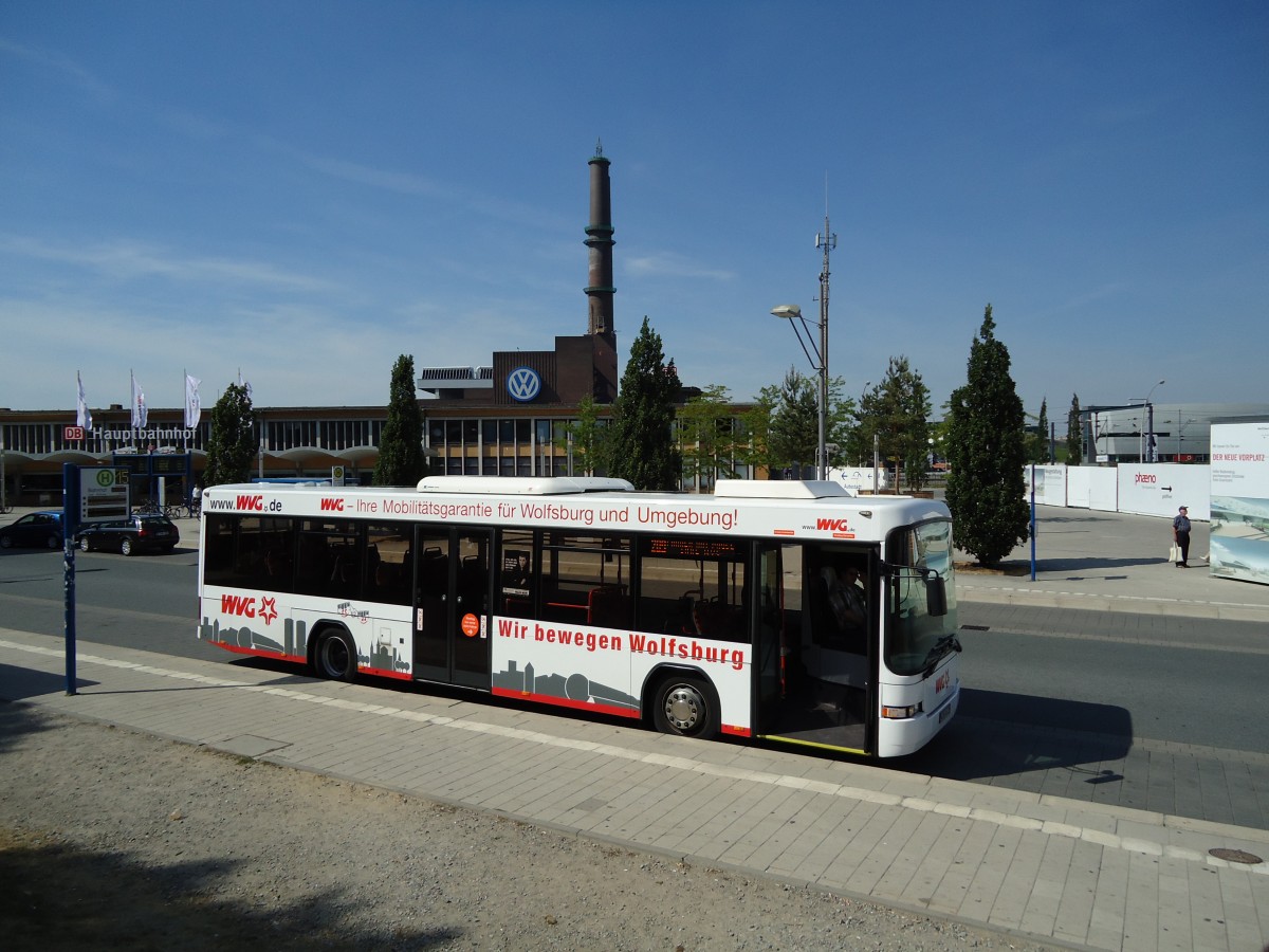 (127'758) - WVG Wolfsburg - Nr. 421/WOB-VG 21 - Scania/Hess am 8. Juli 2010 beim Hauptbahnhof Wolfsburg