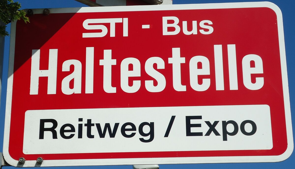 (128'199) - STI-Haltestellenschild - Thun, Reitweg/Expo - am 1. August 2010