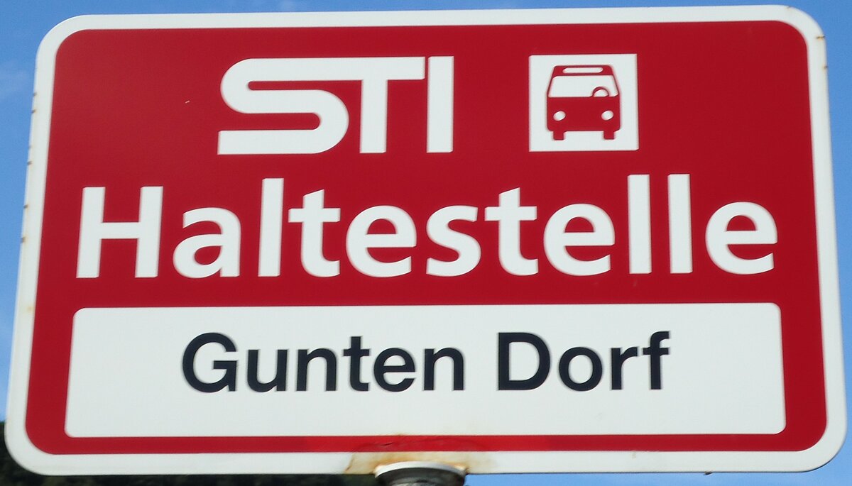 (128'226) - STI-Haltestellenschild - Gunten, Gunten Dorf - am 1. August 2010