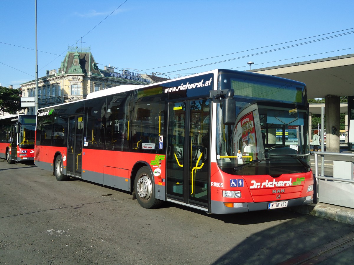 (128'361) - Dr. Richard - Nr. R8805/W 1814 LO - MAN am 8. August 2010 in Wien-Hietzing, Kennedybrcke