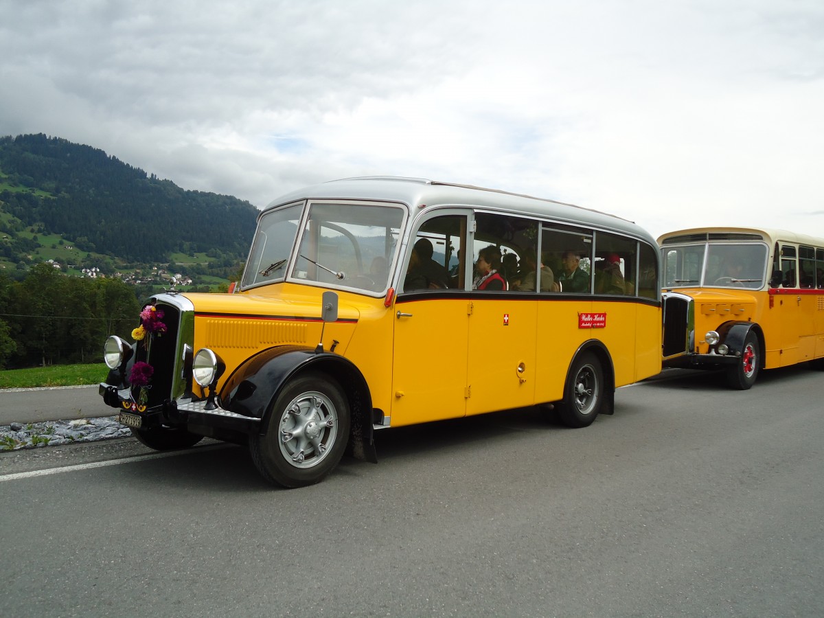 (129'893) - Hurter, Mnchaltdorf - ZH 271'919 - Berna/FHS (ex Volkart, Russikon; ex ASD Aigle; ex P 21'003) am 18. September 2010 in Castrisch, Schleps