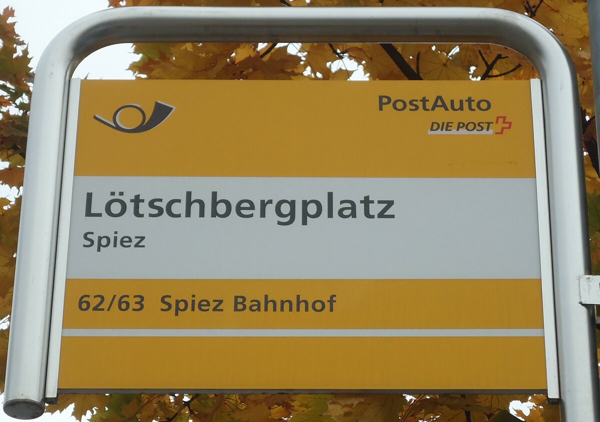 (130'307) - PostAuto-Haltestellenschild - Spiez, Ltschbergplatz - am 11. Oktober 2010