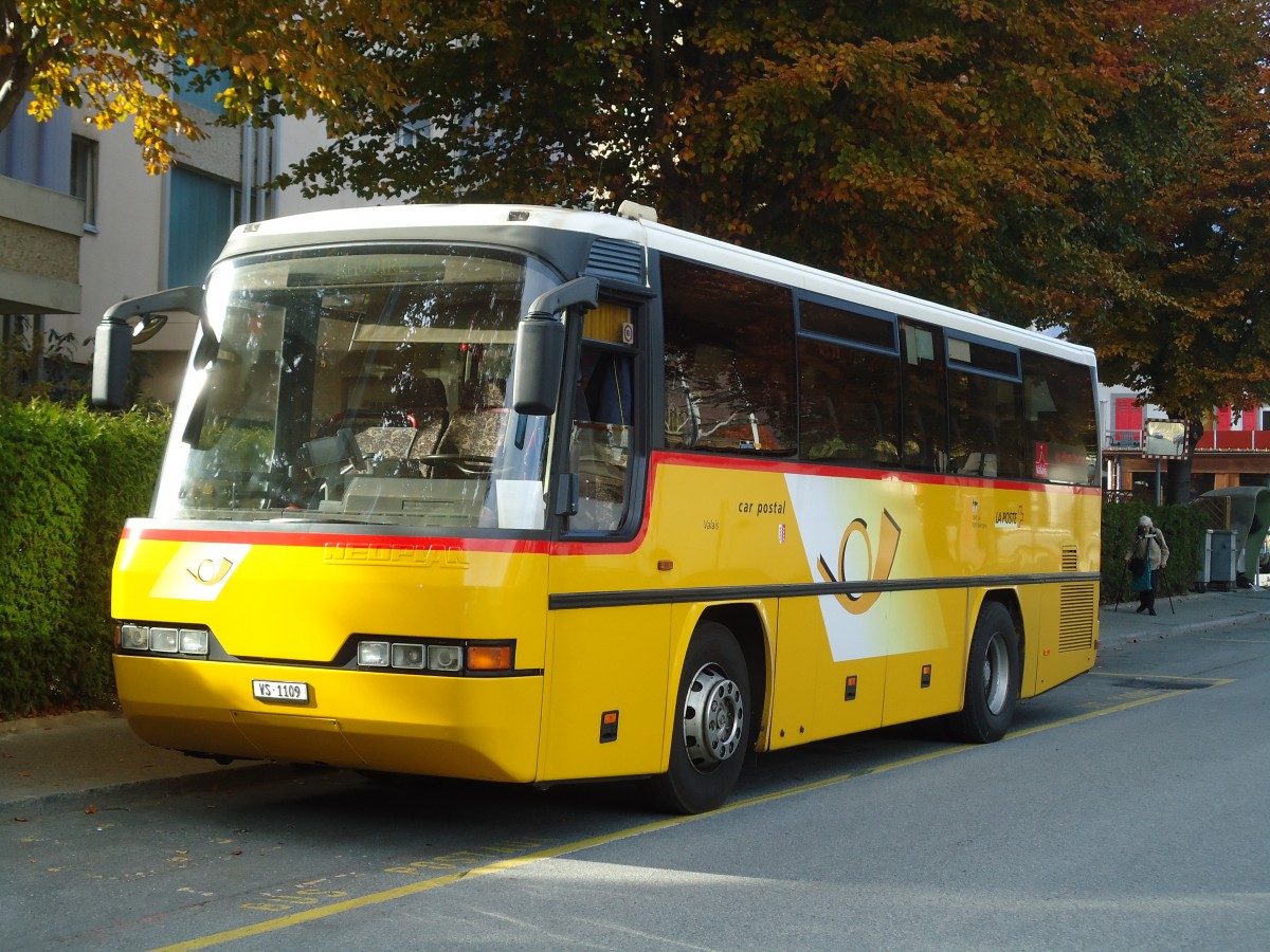 (130'877) - TMR Martigny - VS 1109 - Neoplan (ex Perrodin-Mtral, Le Chble) am 1. November 2010 beim Bahnhof Martigny