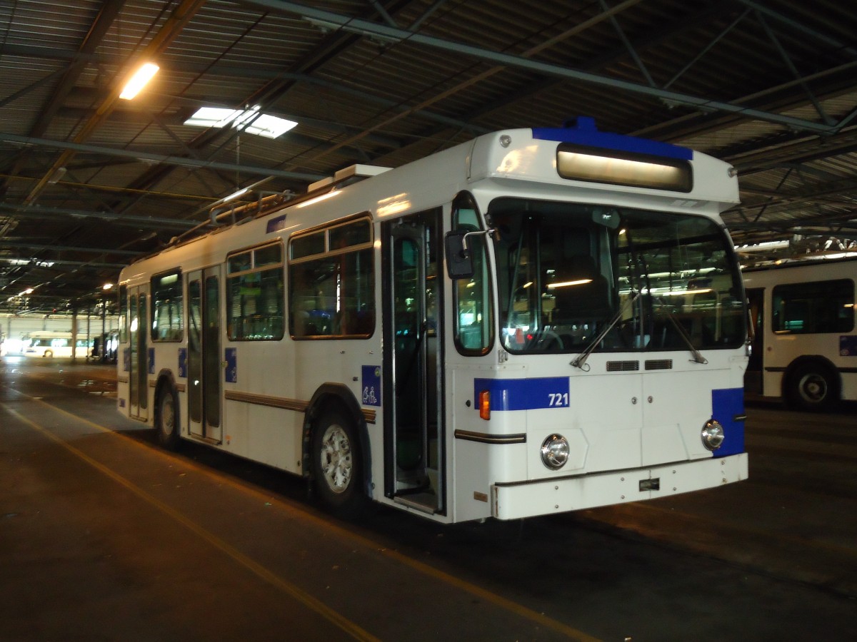 (130'897) - TL Lausanne - Nr. 721 - FBW/Hess Trolleybus am 13. November 2010 in Lausanne, Dpt Prlaz