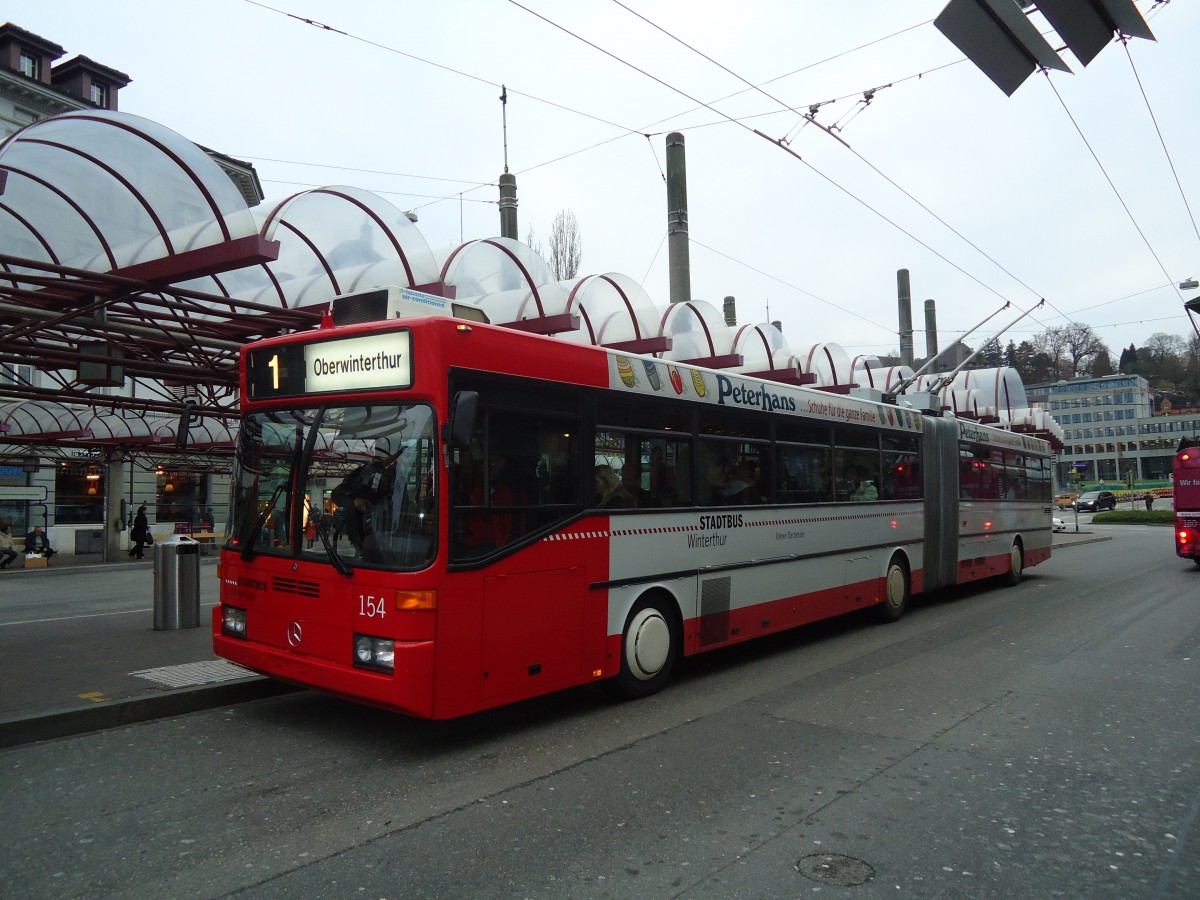 (131'049) - SW Winterthur - Nr. 154 - Mercedes Gelenktrolleybus am 17. November 2010 beim Hauptbahnhof Winterthur