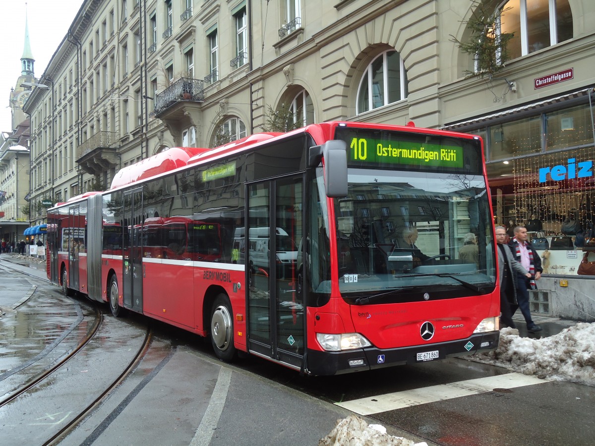 (131'368) - Bernmobil, Bern - Nr. 860/BE 671'860 - Mercedes am 7. Dezember 2010 beim Bahnhof Bern