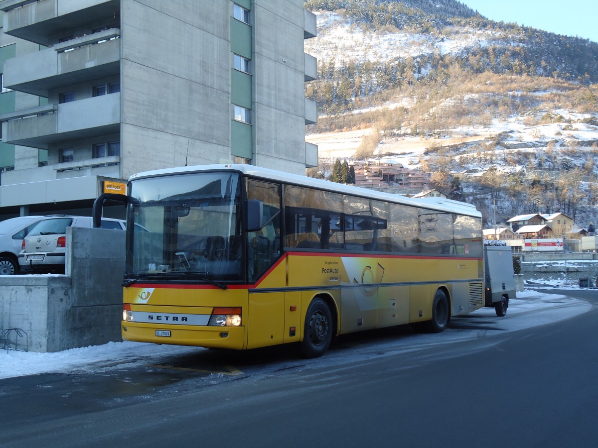 (131'928) - Autotour, Visp - VS 27'026 - Setra (ex VS 245'888) am 2. Januar 2011 beim Bahnhof Visp