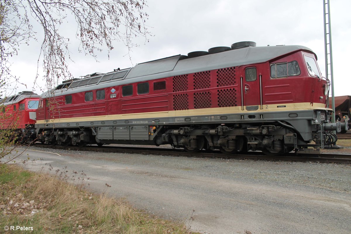 132 109 und 232 673-4 ruhen sich in Marktredwitz aus nach dem sie ein Kesselzug aus Hamburg brachten. 20.04.17