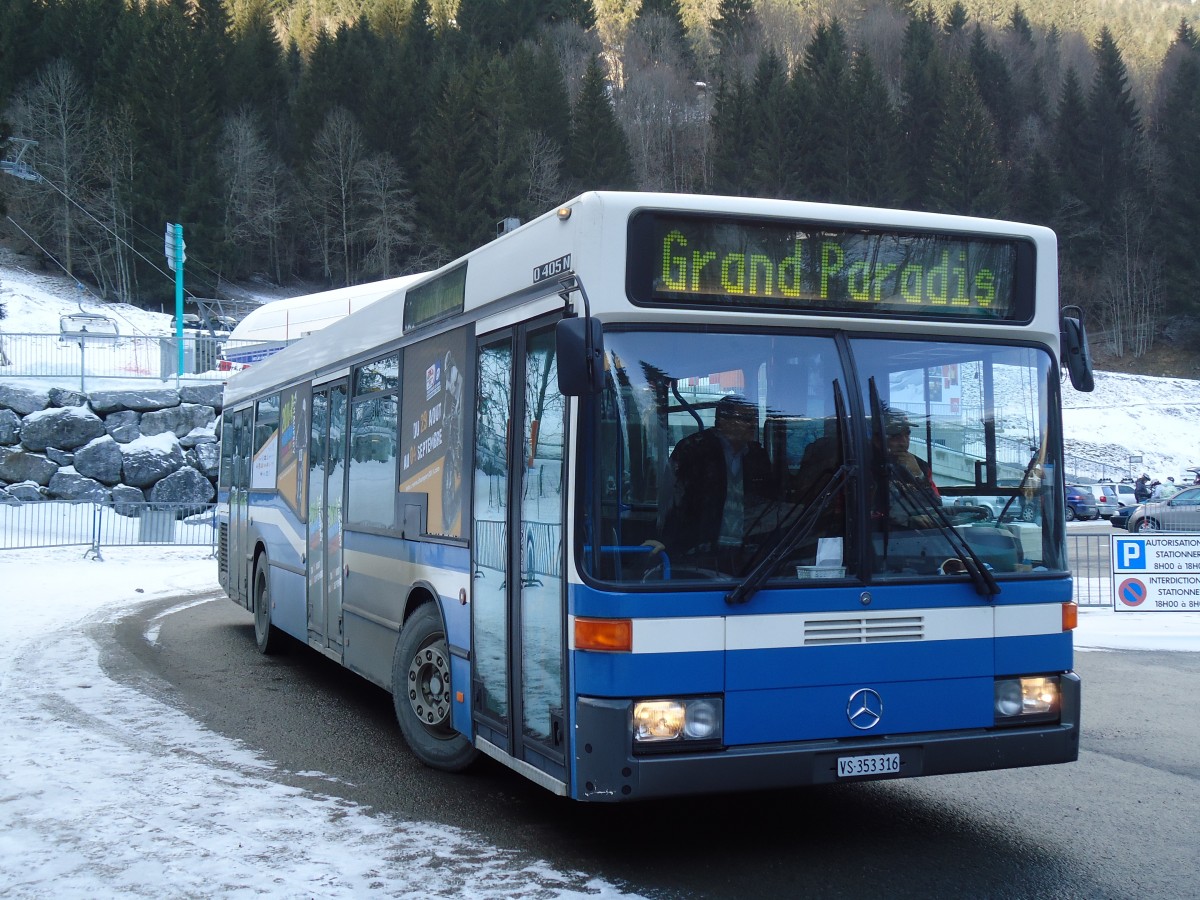 (132'386) - TPC Aigle - VS 353'316 - Mercedes (ex VBL Luzern Nr. 557; ex Gowa, Luzern Nr. 57) am 22. Januar 2011 in Champry, Petit Paradis