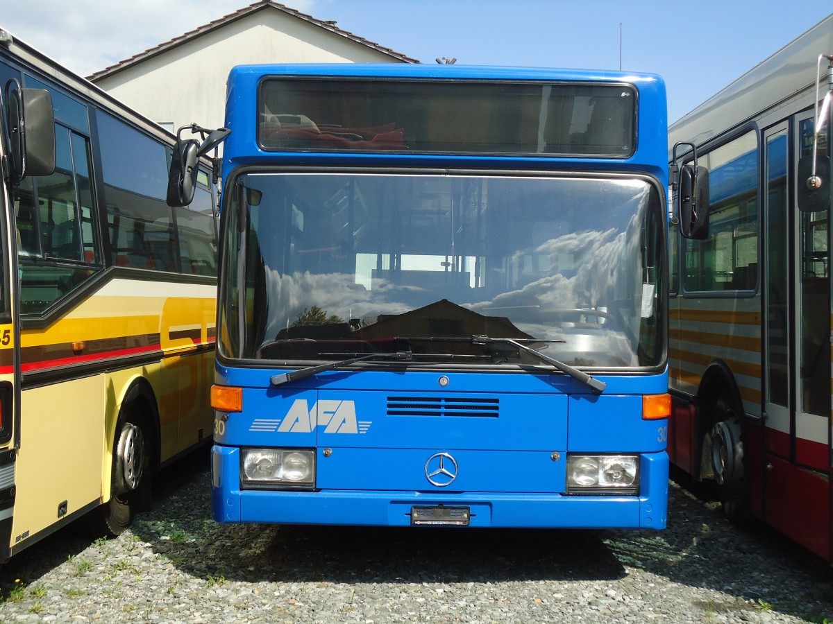 (133'273) - AFA Adelboden - Nr. 30 - Mercedes (ex Nr. 3) am 13. April 2011 in Romanshorn, Spitz