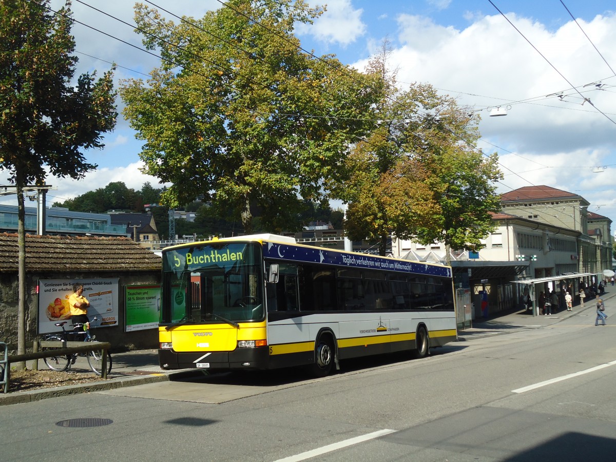 (135'940) - VBSH Schaffhausen - Nr. 5/SH 38'005 - Volvo/Hess am 14. September 2011 beim Bahnhof Schaffhausen