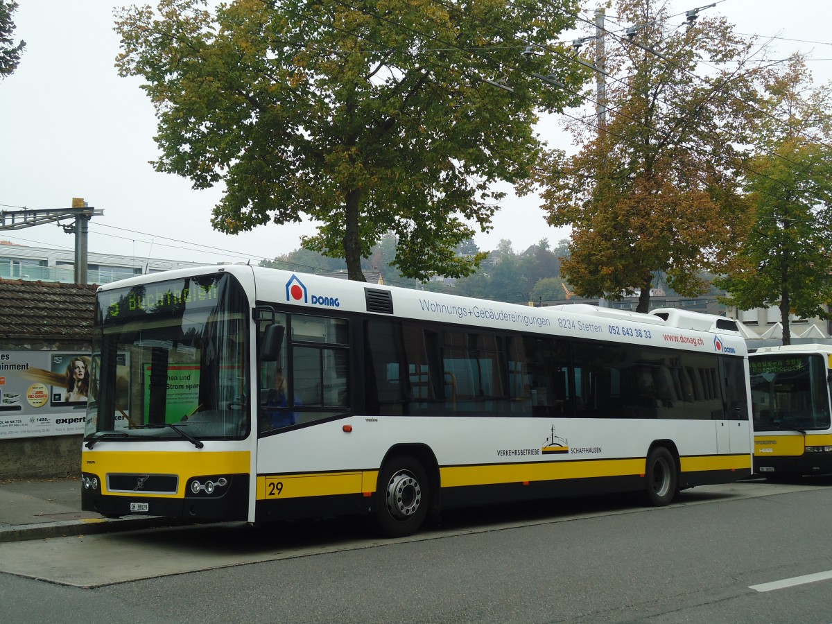 (136'016) - VBSH Schaffhausen - Nr. 29/SH 38'029 - Volvo am 25. September 2011 beim Bahnhof Schaffhausen