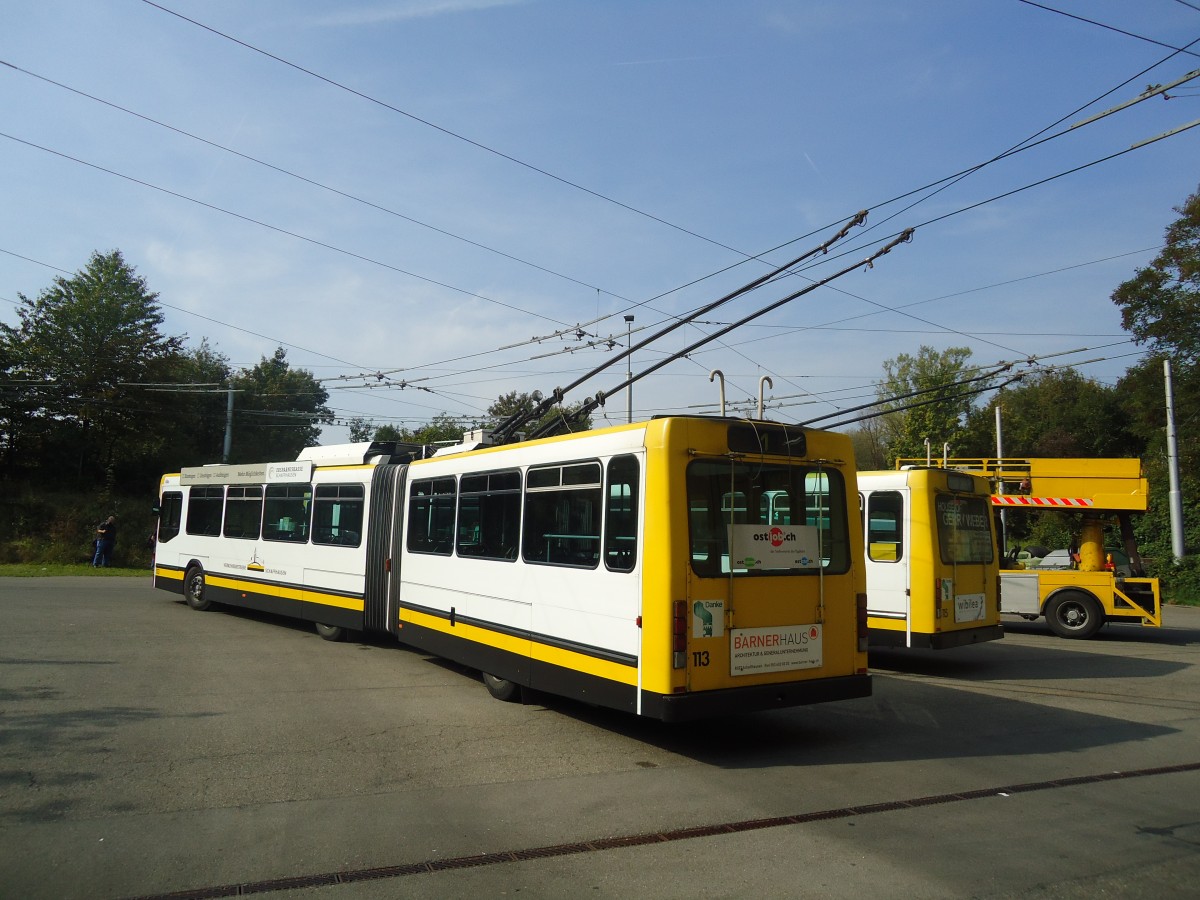 (136'083) - VBSH Schaffhausen - Nr. 113 - NAW/Hess Gelenktrolleybus am 25. September 2011 in Schaffhausen, Busdepot