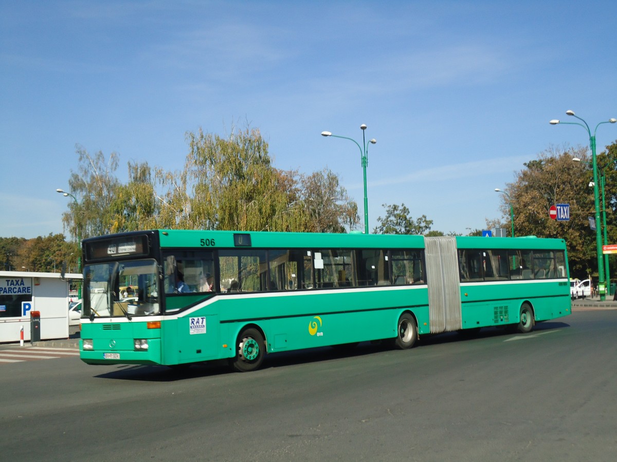 (136'369) - RAT Brasov - Nr. 506/BV 11 SEK - Mercedes (ex BVB Basel/CH Nr. 722; ex Vorfhrwagen) am 4. Oktober 2011 beim Bahnhof Brasov