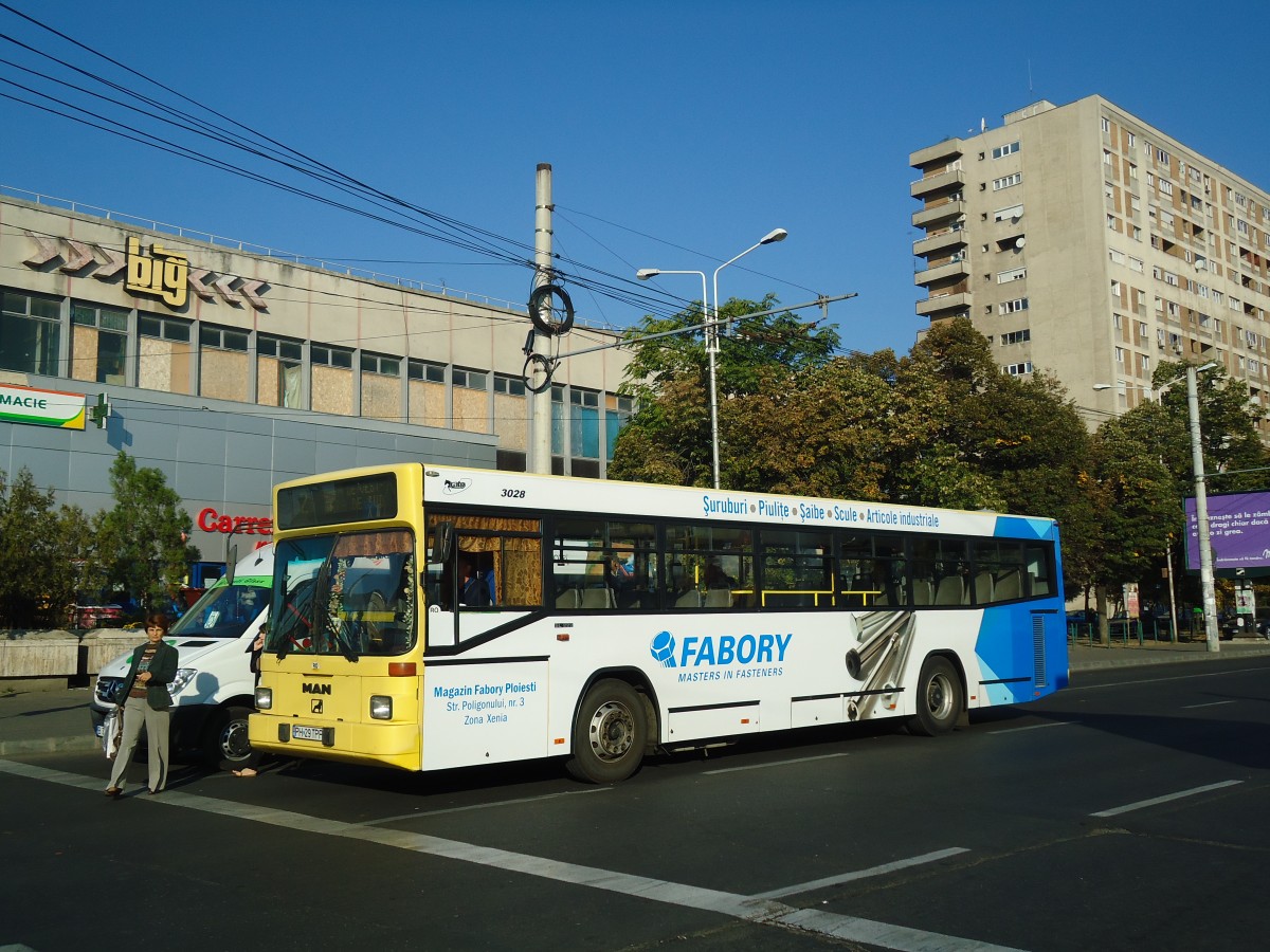 (136'411) - RATP Ploiesti - Nr. 3028/PH 29 TPP - MAN am 5. Oktober 2011 beim Bahnhof Ploiesti Sd