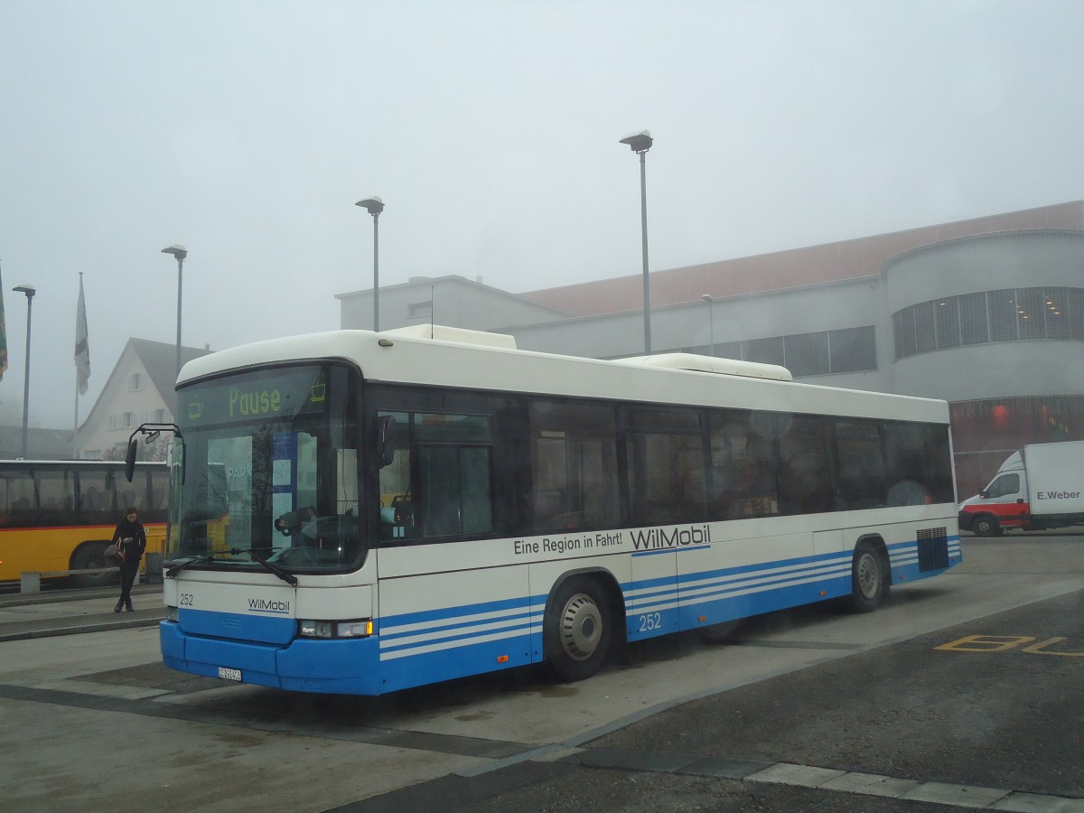 (136'877) - WilMobil, Wil - Nr. 252/SG 292'403 - Volvo/Hess (ex BOS Wil Nr. 23) am 23. November 2011 beim Bahnhof Wil
