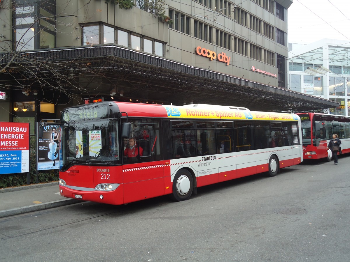 (136'952) - SW Winterthur - Nr. 212/ZH 730'212 - Solaris am 24. November 2011 beim Hauptbahnhof Winterthur