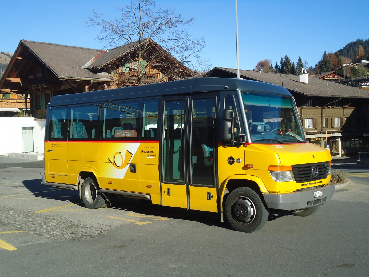 (137'005) - Kbli, Gstaad - BE 21'779 - Mercedes am 25. November 2011 beim Bahnhof Gstaad