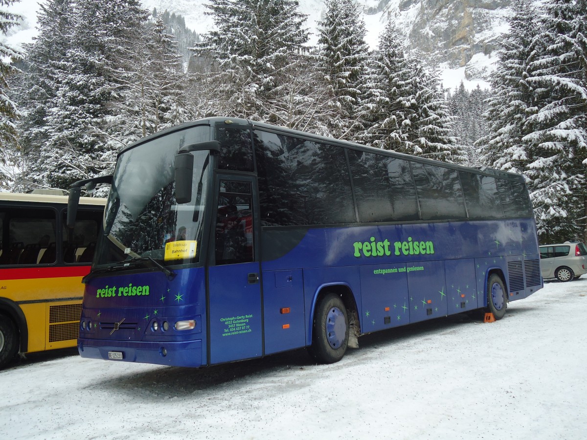 (137'444) - Reist, Gutenburg - BE 125'233 - Volvo am 7. Januar 2012 in Adelboden, Unter dem Birg