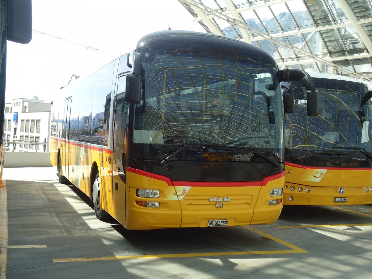 (138'906) - PostAuto Graubnden - GR 162'980 - MAN am 17. Mai 2012 in Chur, Postautostation