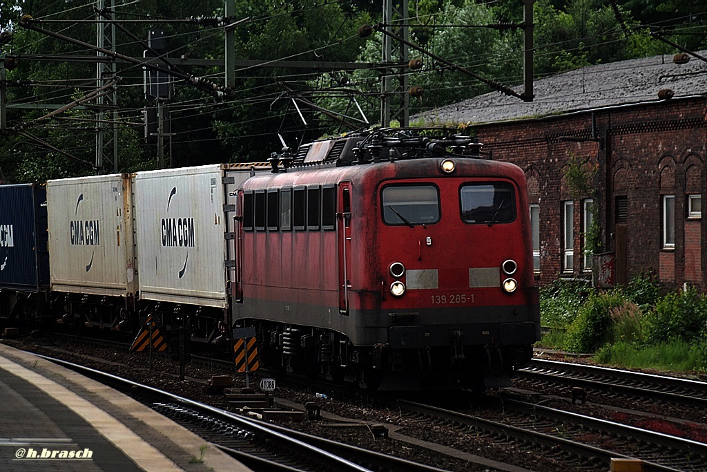 139 285-1 zog einen containerzug am 20.06.14 durch hh-harburg