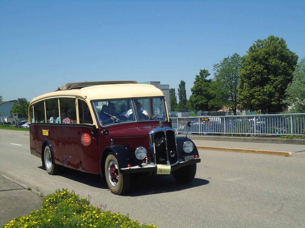 (139'708) - Sturzenegger, Bergdietikon - ZH 132'121 - Saurer/Saurer (ex Mazzoleni, Chur; ex Societ Rabadan, Bellinzona; ex Faggio, Bellinzona) am 16. Juni 2012 in Hinwil, AMP