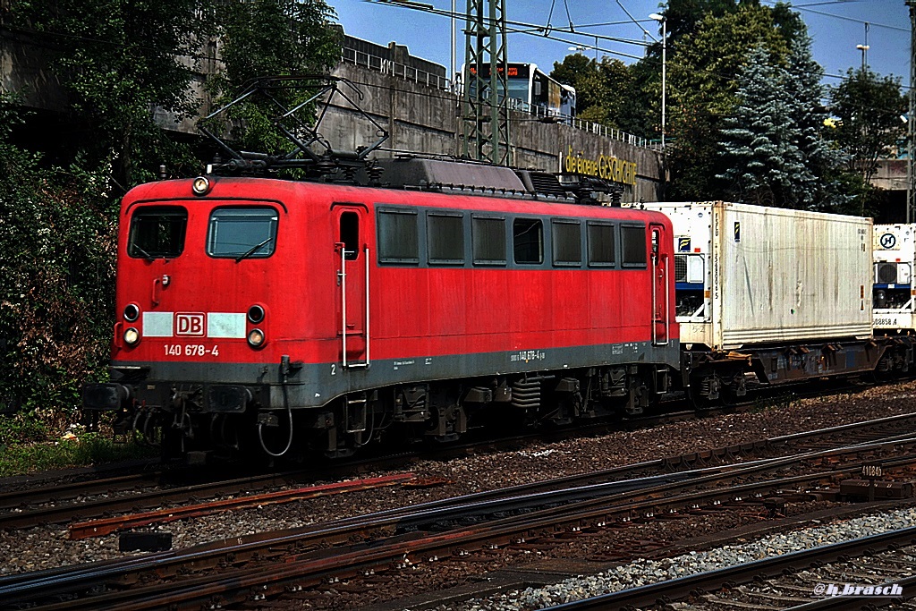 140 678-4 zog einen kastenzug durch hh-harburg,datum 29.07.14