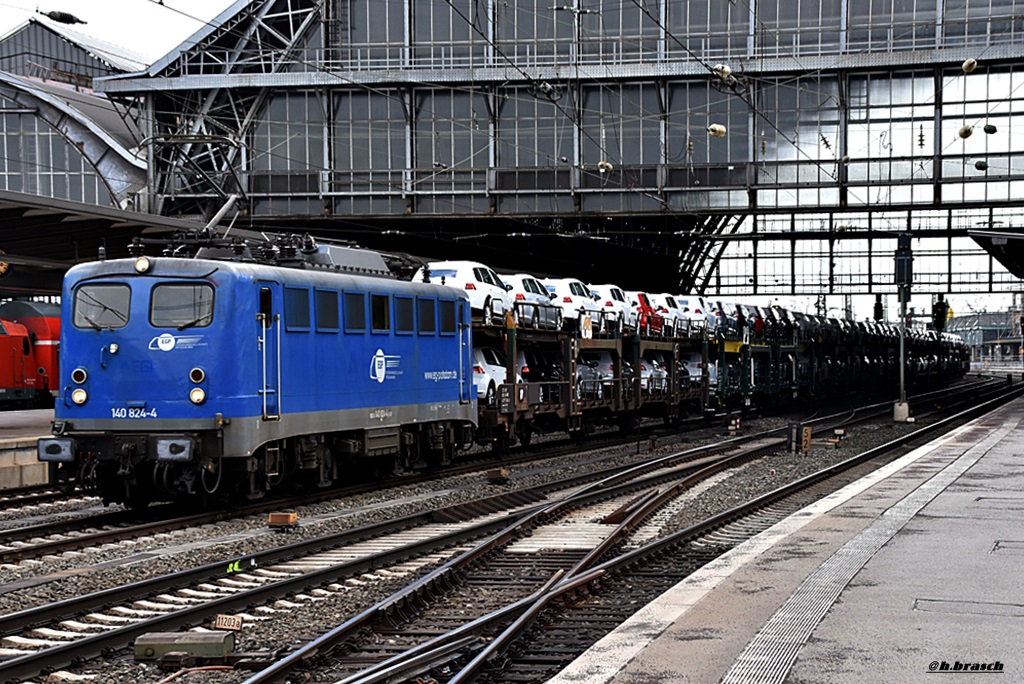 140 824-4 ist mit einen autozug durch bremen gefahren,22.03.16