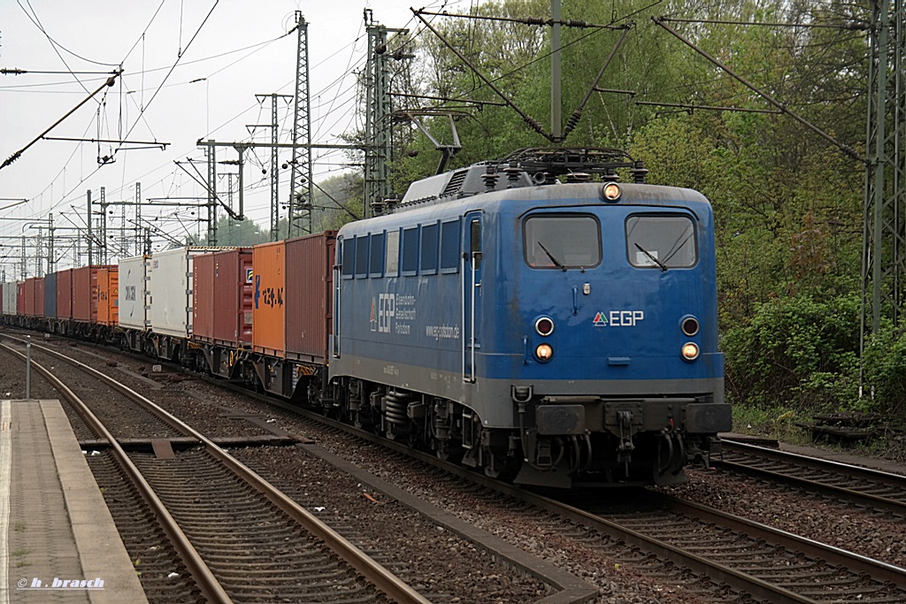 140 857-4 ist mit einen schachtelzug durch hh-harburg gefahren,datum 24.04.14