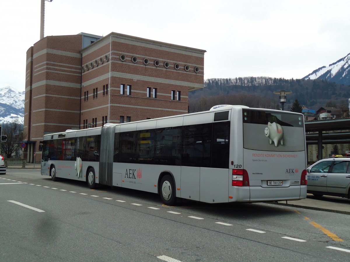 (142'889) - STI Thun - Nr. 120/BE 700'120 - MAN am 1. Januar 2013 beim Bahnhof Spiez