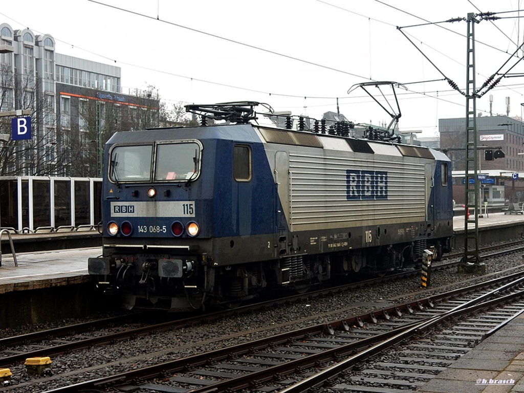 143 068-5 war beim wenden im bf hh-altona,17.02.17