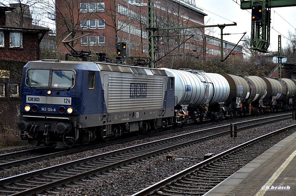 143 124-6 ist mit einen tanker durch hh-harburg gefahren,14.03.15