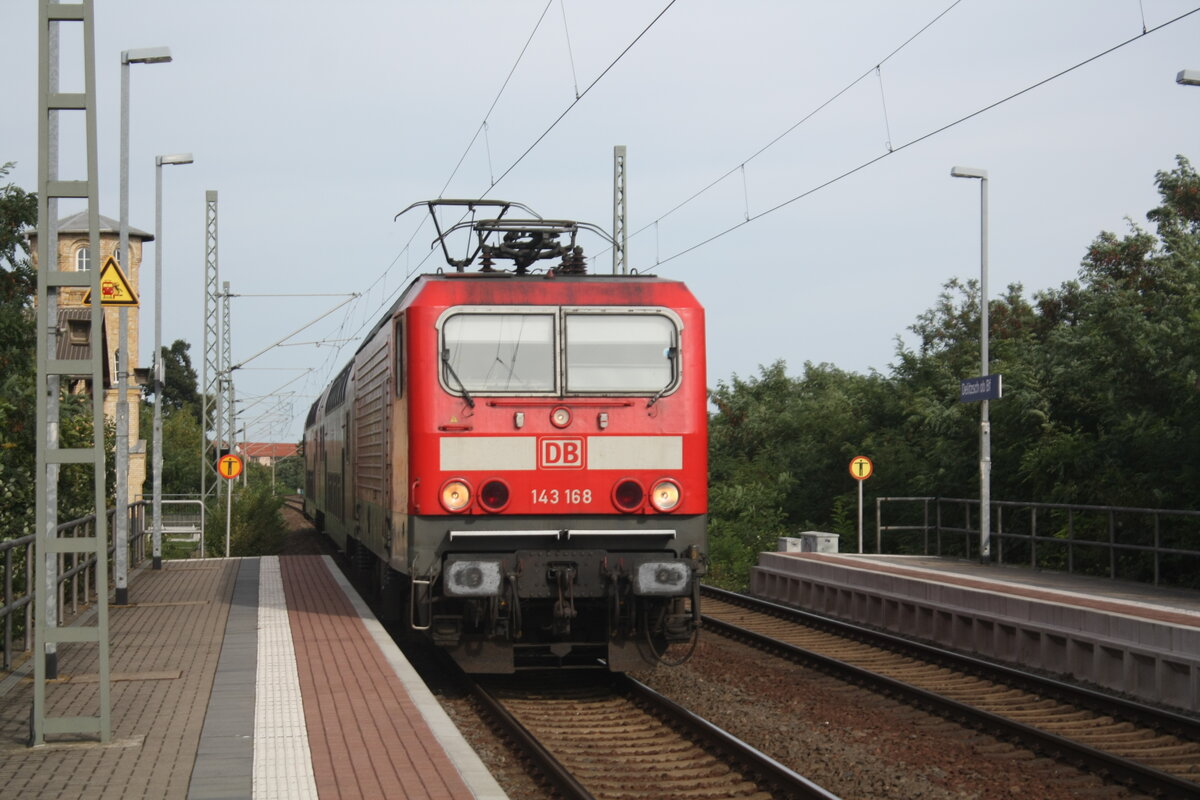 143 168 bei der Einfahrt in den Bahnhof Delitzsch ob Bf am 23.9.21