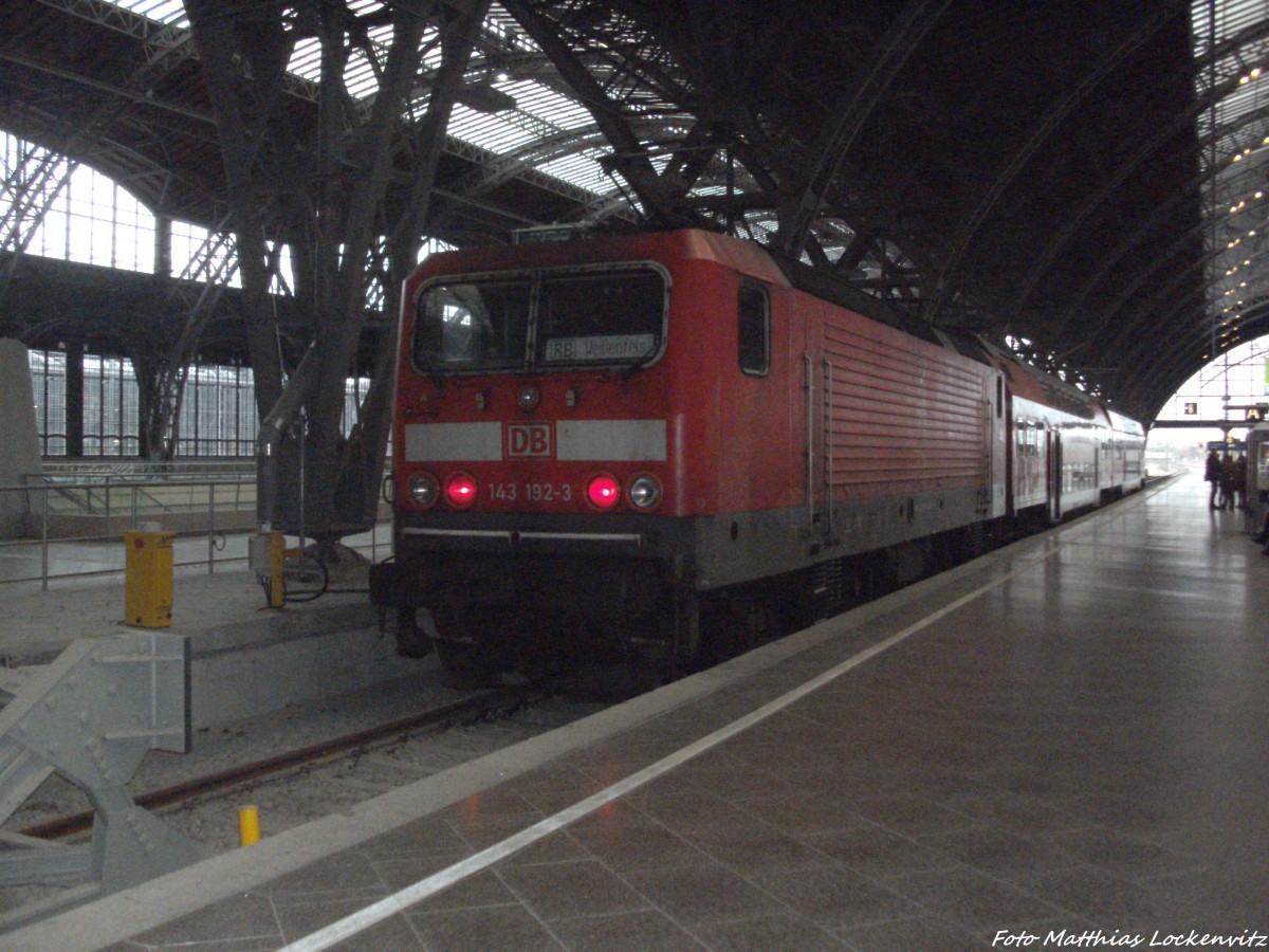 143 192-3 als RB mit ziel Weienfels im Bahnhof Leipzig Hbf am 15.2.14