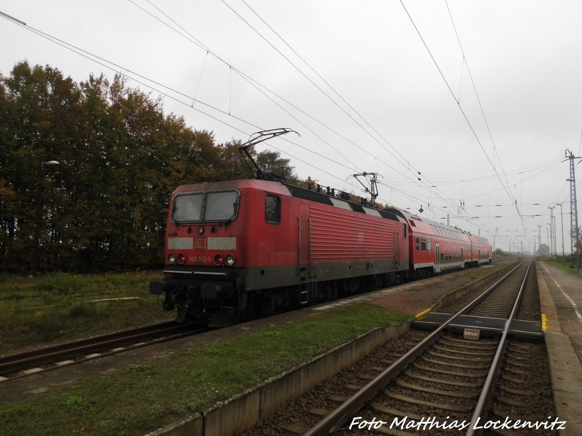 143 192 im Bahnhof Reuen 19.10.15