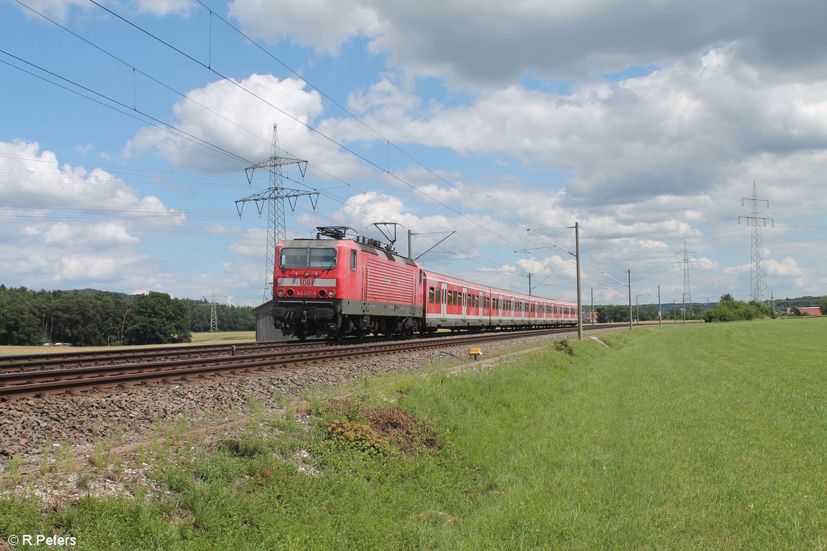 143 247-5 kommt mit der S2 Altdorf bei Nürnberg - Roth bei Winkelhaid wieder zurück. 03.07.20