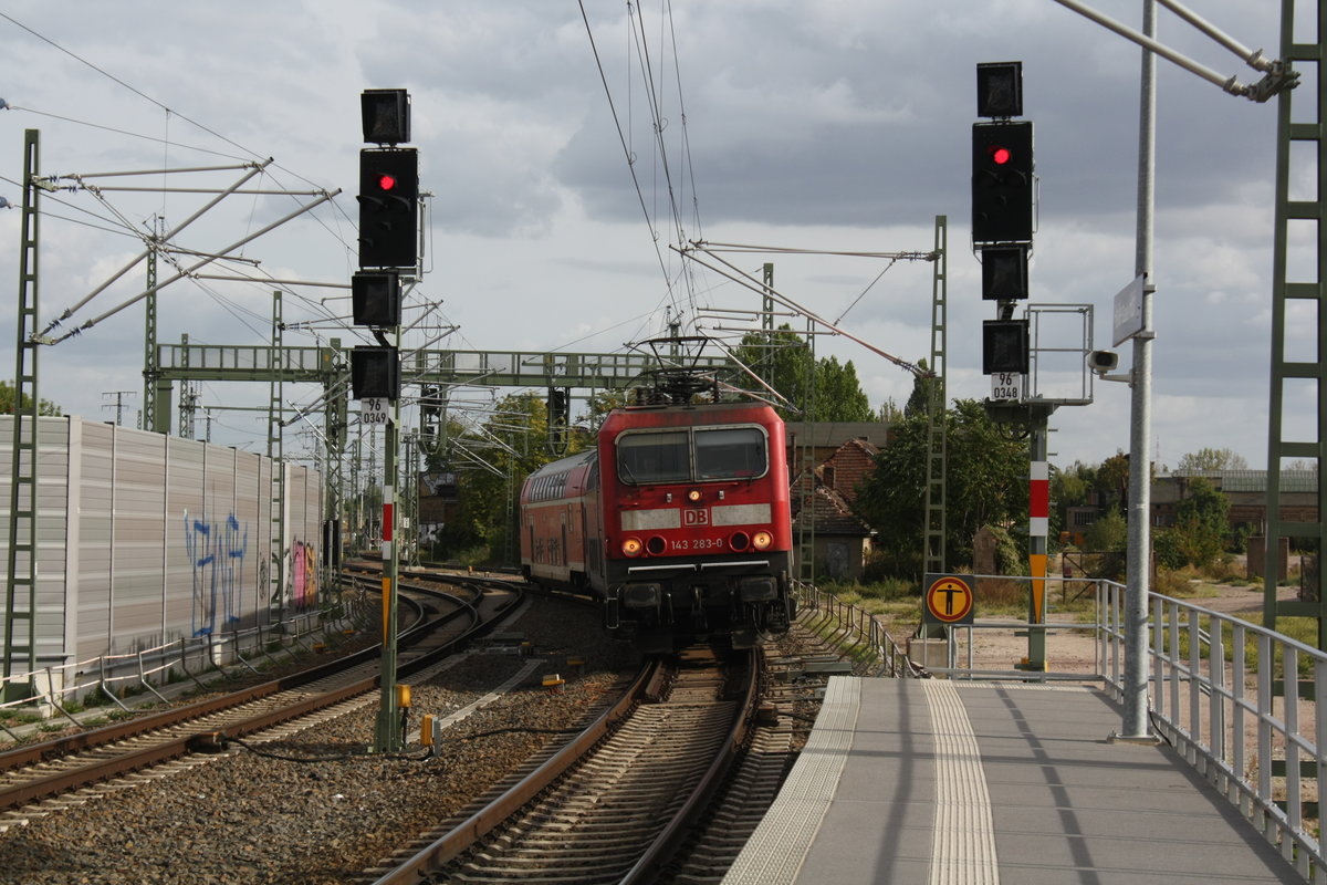 143 283 bei der Einfahrt in den Bahnhof Halle/Saale Hbf am 19.9.19