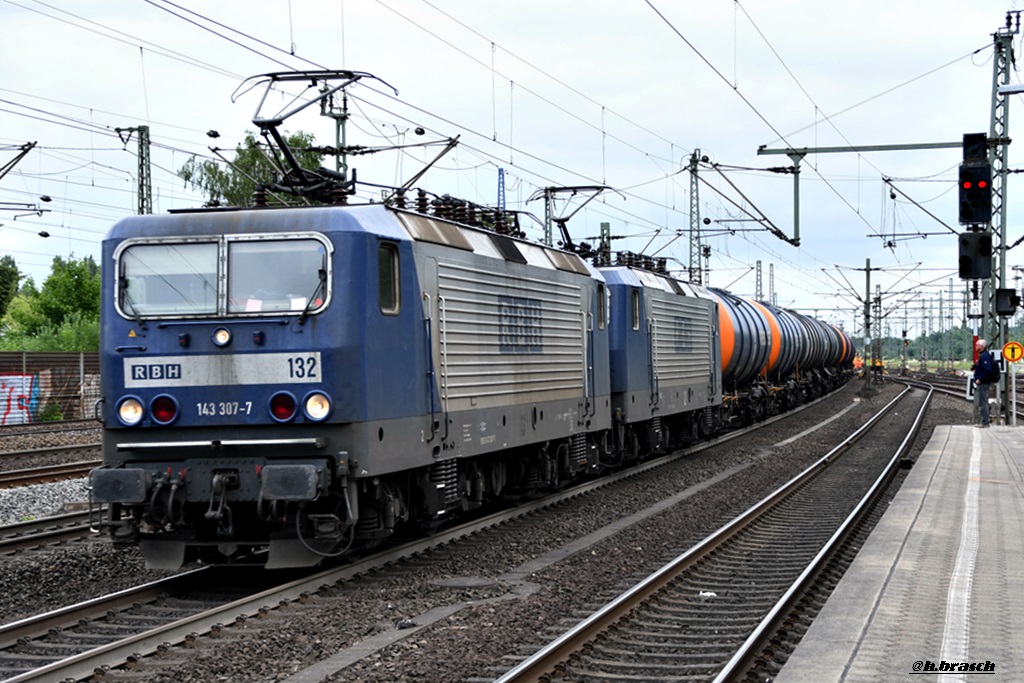 143 307-7 und 143 383 fuhren mit einen tanker durch hh-harburg,11.06.18