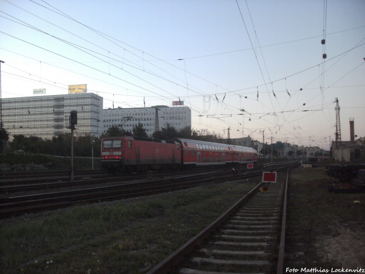 143 337-4 als S7 mit Ziel Halle-Trotha beim verlassen des Bahnhofs Halle (Saale) Hbf am 3.10.14