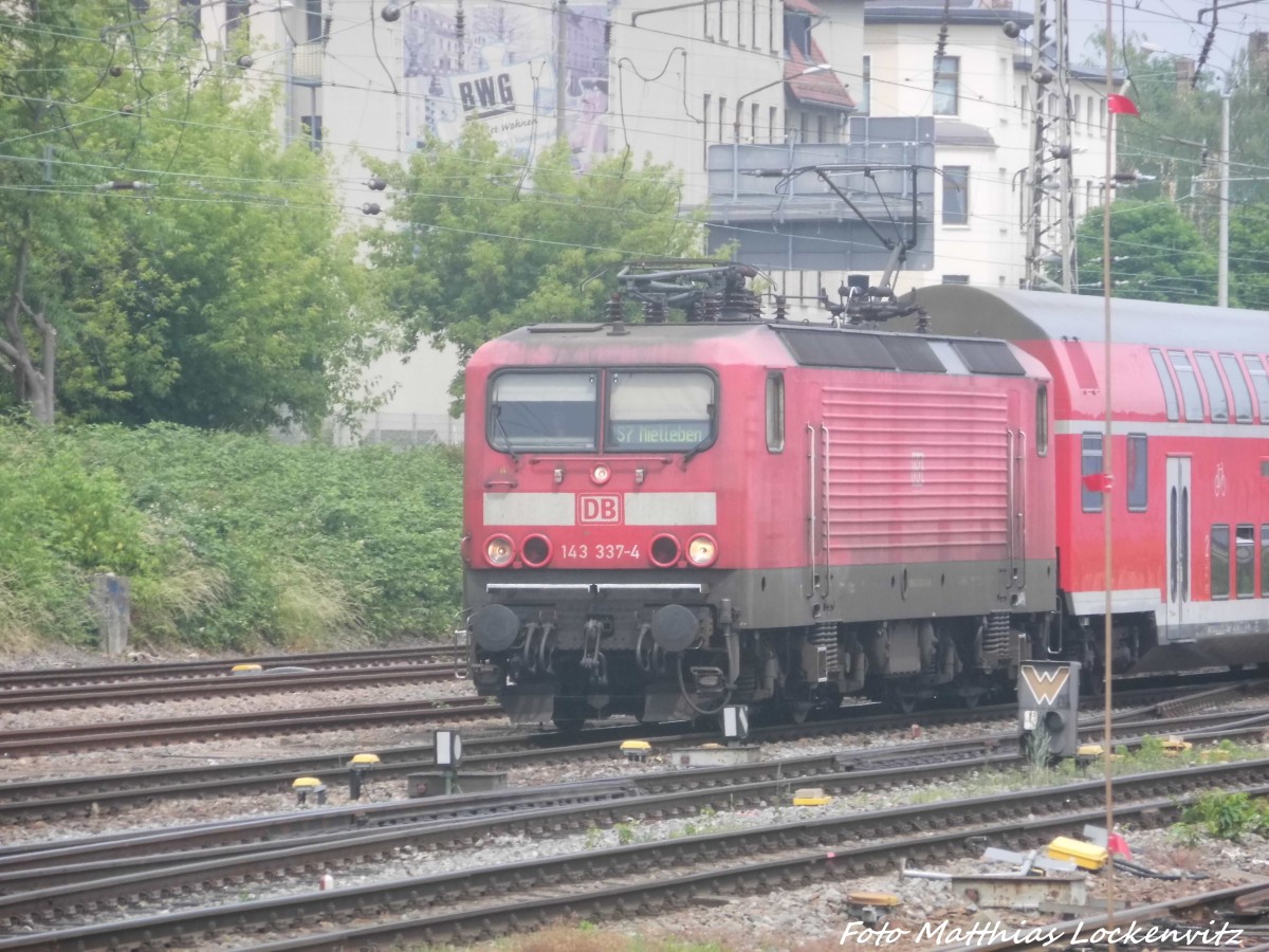 143 337 mit der S7 mit ziel Nietleben beim einfahren in den Hallenser Hbf am 13.6.15