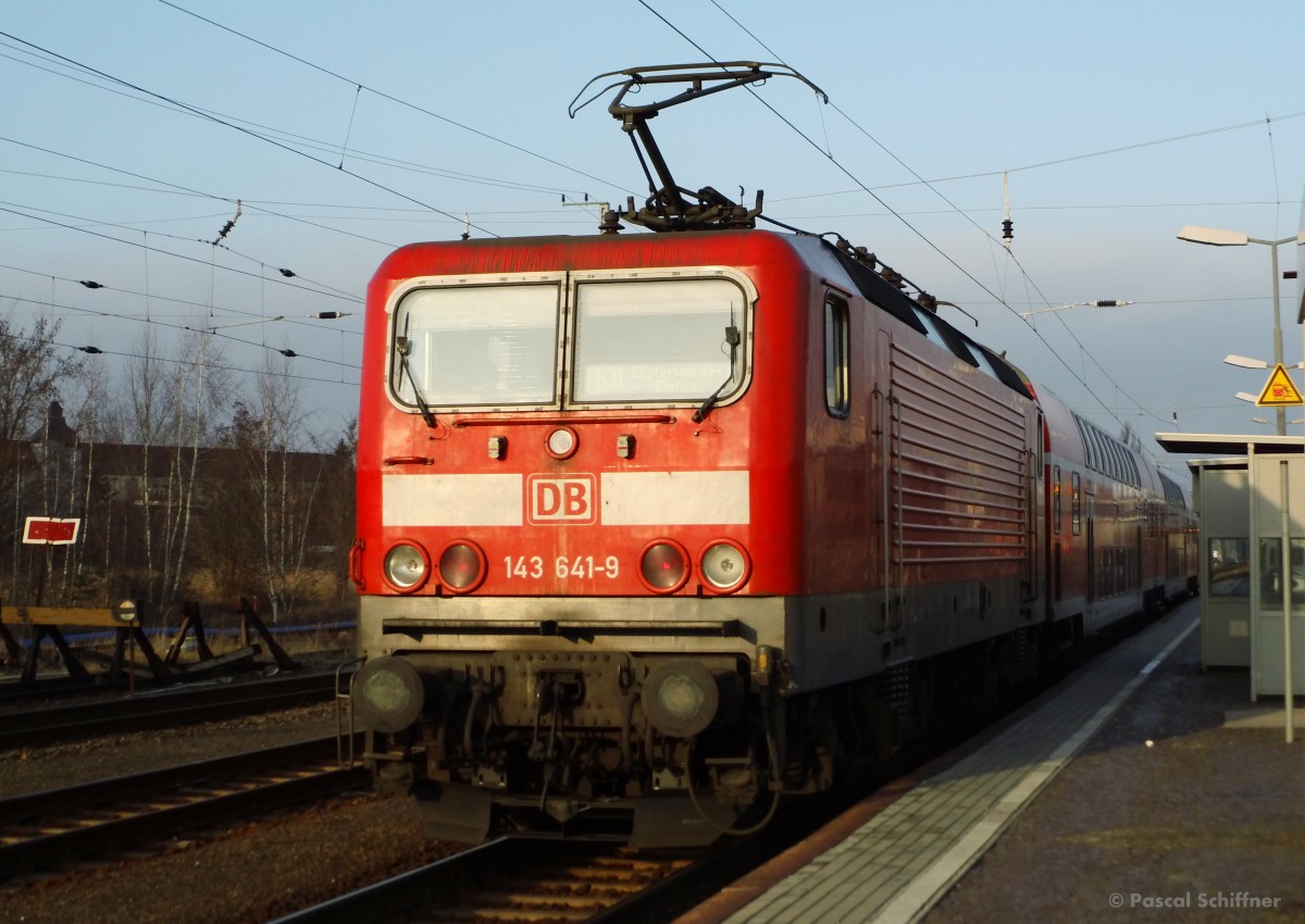 143 641 mit dem RB 28966 Dresden - Elsterwerda-Biehla in Elsterwerda Hbf, 14.12.2013.