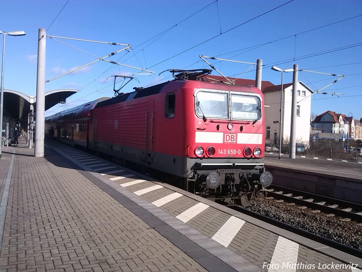 143 650-0 als RE mit ziel Leipzig Hbf im Bahnhof Bitterfeld am 14.2.14